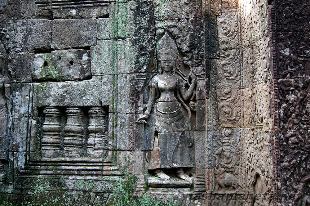 angkor thom sculptures