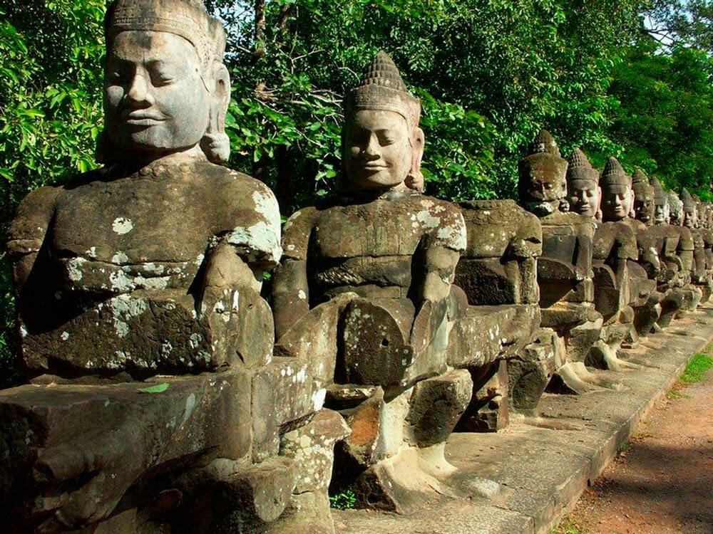 Angkor Wat sculptures